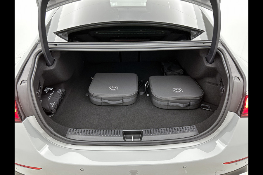 Mercedes-Benz E-Klasse 300 e Sport Edition | Premium Plus pakket | Winterpakket | Nightpakket | Leder pakket | Techniekpakket | Rijassistentiepakket Plus | Trekhaak | 20-inch AMG multi-spaak velgen | Smartphone integratie | Panoramaschuifdak |