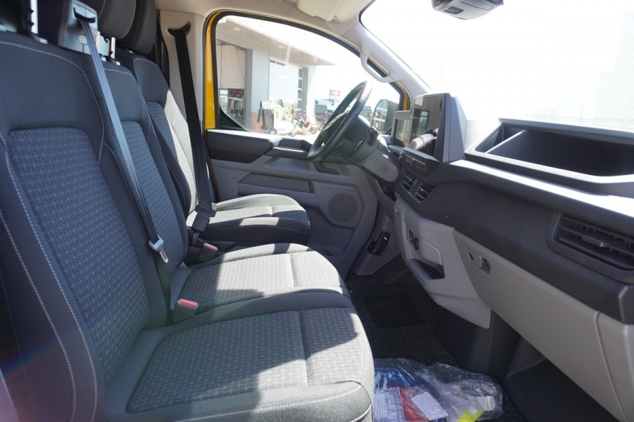 Ford E-Transit Cust. 320 L2H1 136PK Trend 65 kWh Automaat nr. V113 | Airco | Cruise | Camera | Apple CP| Trekhaak 8 STUKS