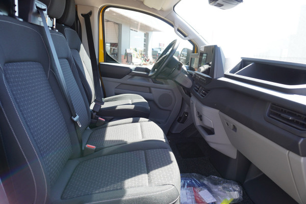 Ford E-Transit Cust. 320 L2H1 136PK Trend 65 kWh Automaat nr. V113 | Airco | Cruise | Camera | Apple CP| Trekhaak 8 STUKS