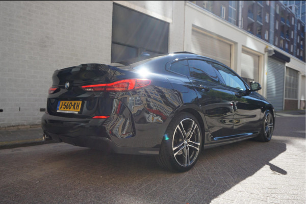 BMW 2 Serie Gran Coupé 218i High Executive M-SPORT | Pano-dak | Sfeer | Adaptive + Lane | Apple CarPlay | NL Auto | Compleet BMW onderhouden