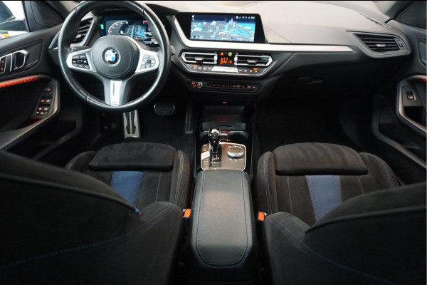 BMW 2 Serie Gran Coupé 218i High Executive M-SPORT | Pano-dak | Sfeer | Adaptive + Lane | Apple CarPlay | NL Auto | Compleet BMW onderhouden