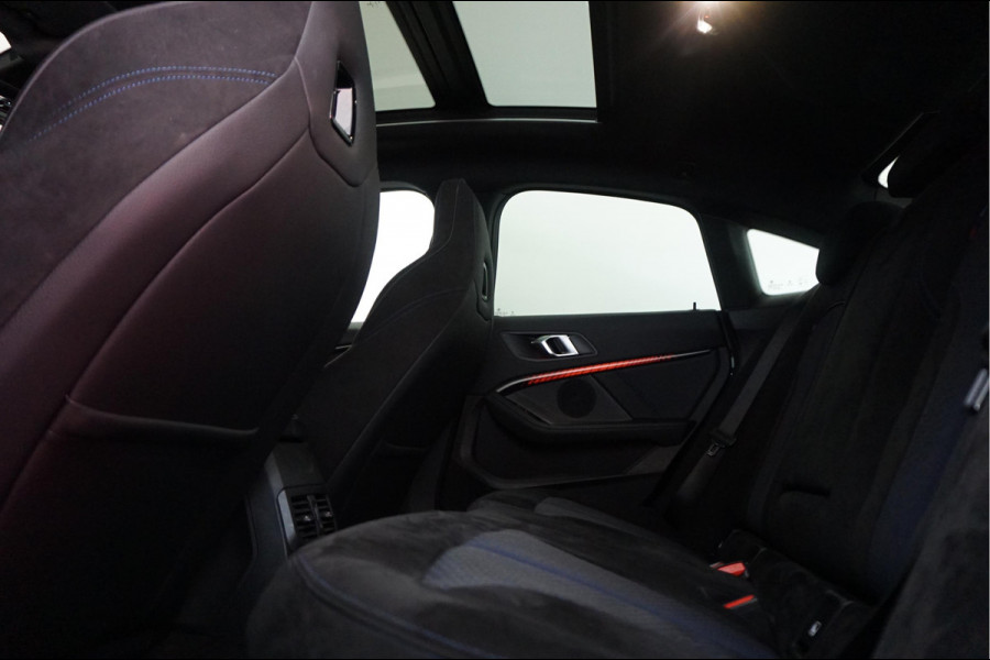 BMW 2 Serie Gran Coupé 218i High Executive M-SPORT | Pano-dak | Sfeer | Adaptive + Lane | Apple CarPlay | NL Auto | Compleet BMW onderhouden