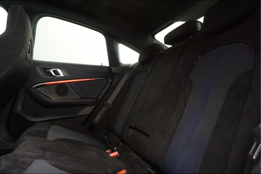 BMW 2 Serie Gran Coupé 218i High Executive M-SPORT | Pano-dak | Sfeer | Adaptive + Lane | Apple CarPlay | NL Auto | Compleet BMW onderhouden