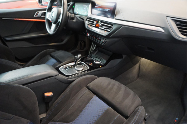 BMW 2 Serie Gran Coupé 218i High Executive M-SPORT | Pano-dak | Sfeer | Adaptive + Lane | Apple CarPlay | NL Auto | Compleet BMW onderhouden