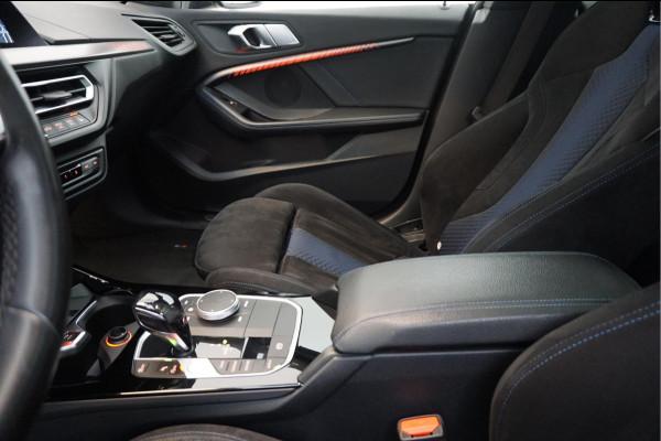 BMW 2 Serie Gran Coupé 218i High Executive M-SPORT | Pano-dak | Sfeer | Adaptive + Lane | Apple CarPlay | NL Auto | Compleet BMW onderhouden