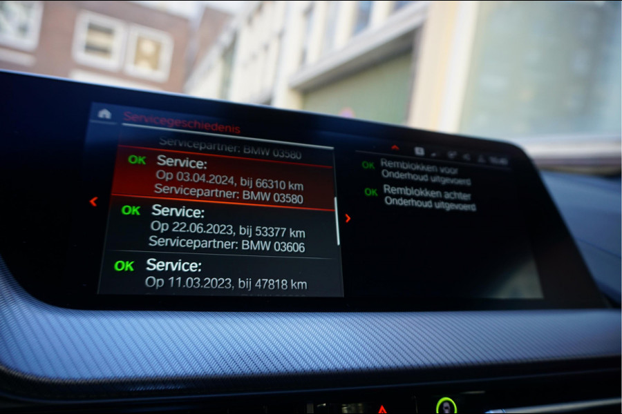 BMW 2 Serie Gran Coupé 218i High Executive M-SPORT | Pano-dak | Sfeer | Adaptive + Lane | Apple CarPlay | NL Auto | Compleet BMW onderhouden