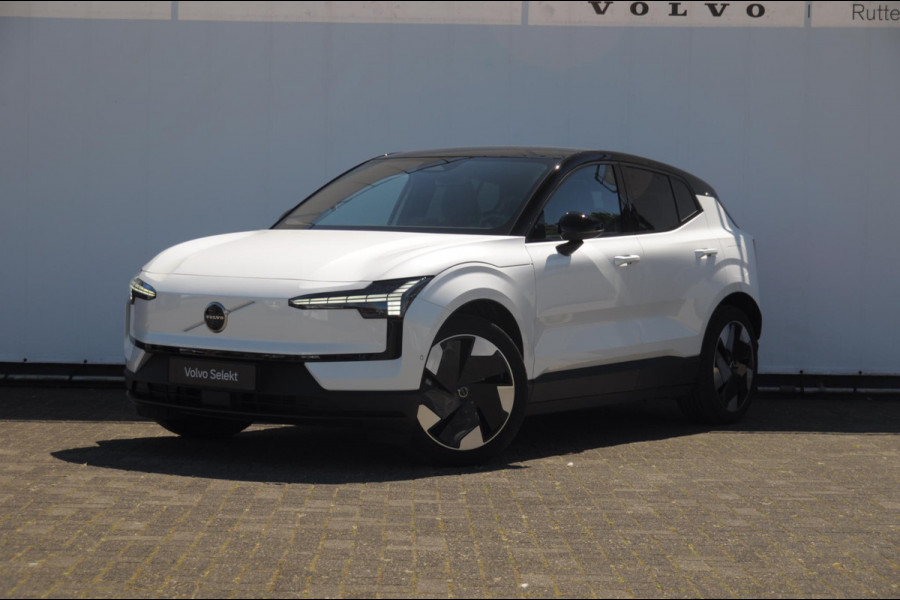 Volvo EX30 272PK Automaat Single Ext. Range Ultra 69 kWh Trekhaak / Adaptieve cruise control/ Panoramadak/ BLIS/ Parkeersensoren met 360 camera / Getint Glas / Stoel en stuurwielverwarming / Elektrische stoelen / Apple carplay / Elektrische achterklep / Keyless entry