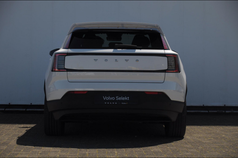 Volvo EX30 272PK Automaat Single Ext. Range Ultra 69 kWh Trekhaak / Adaptieve cruise control/ Panoramadak/ BLIS/ Parkeersensoren met 360 camera / Getint Glas / Stoel en stuurwielverwarming / Elektrische stoelen / Apple carplay / Elektrische achterklep / Keyless entry
