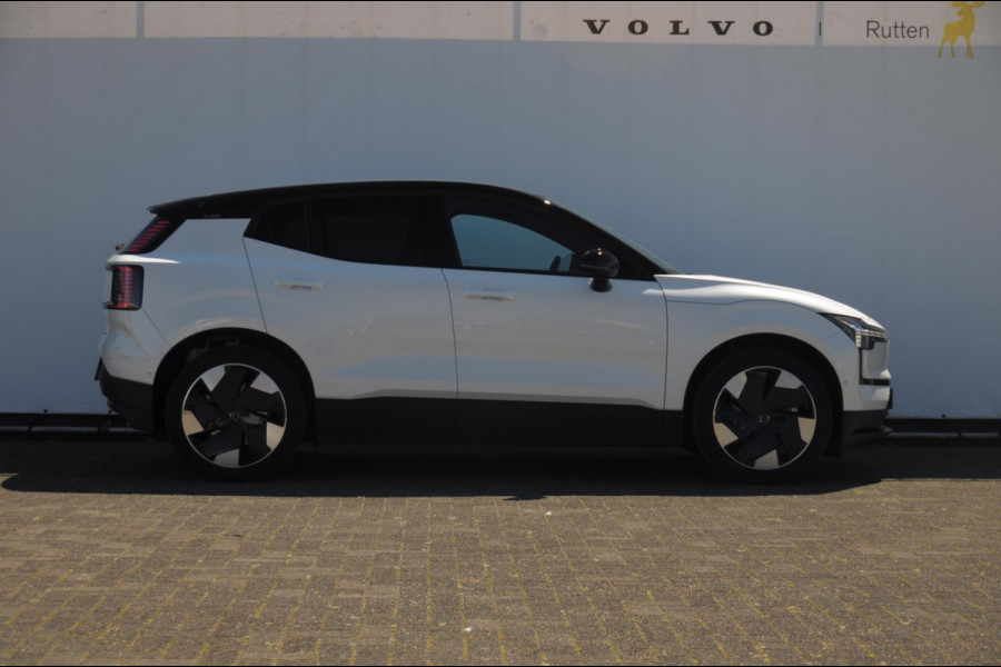 Volvo EX30 272PK Automaat Single Ext. Range Ultra 69 kWh Trekhaak / Adaptieve cruise control/ Panoramadak/ BLIS/ Parkeersensoren met 360 camera / Getint Glas / Stoel en stuurwielverwarming / Elektrische stoelen / Apple carplay / Elektrische achterklep / Keyless entry
