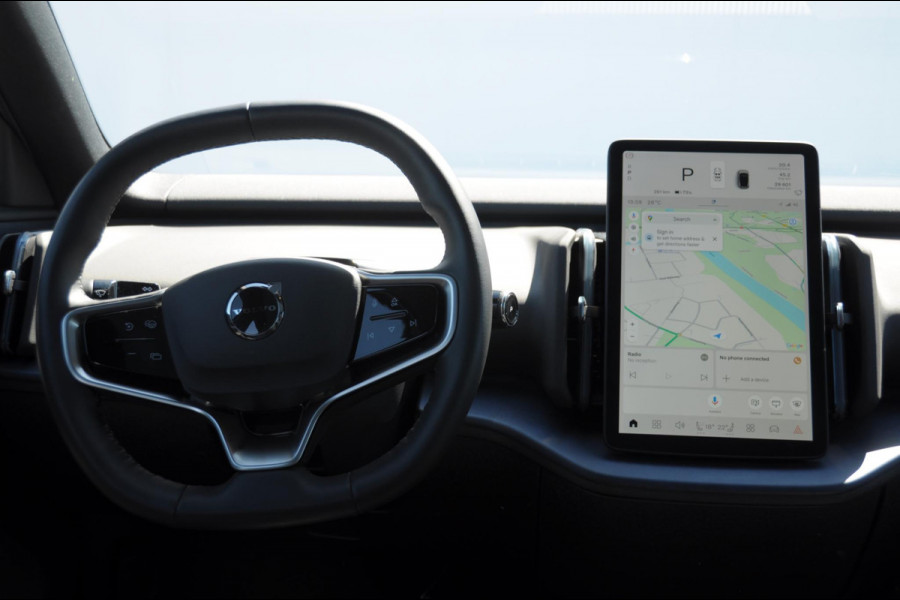 Volvo EX30 272PK Automaat Single Ext. Range Ultra 69 kWh Trekhaak / Adaptieve cruise control/ Panoramadak/ BLIS/ Parkeersensoren met 360 camera / Getint Glas / Stoel en stuurwielverwarming / Elektrische stoelen / Apple carplay / Elektrische achterklep / Keyless entry