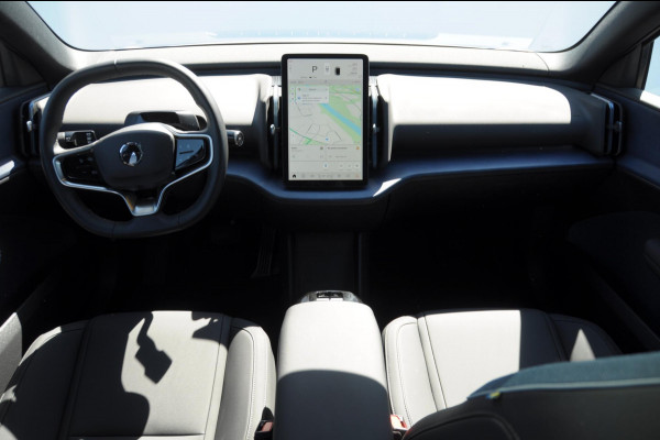 Volvo EX30 272PK Automaat Single Ext. Range Ultra 69 kWh Trekhaak / Adaptieve cruise control/ Panoramadak/ BLIS/ Parkeersensoren met 360 camera / Getint Glas / Stoel en stuurwielverwarming / Elektrische stoelen / Apple carplay / Elektrische achterklep / Keyless entry