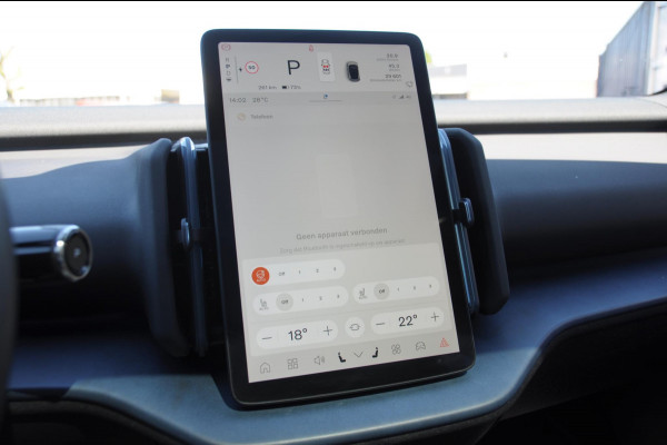 Volvo EX30 272PK Automaat Single Ext. Range Ultra 69 kWh Trekhaak / Adaptieve cruise control/ Panoramadak/ BLIS/ Parkeersensoren met 360 camera / Getint Glas / Stoel en stuurwielverwarming / Elektrische stoelen / Apple carplay / Elektrische achterklep / Keyless entry