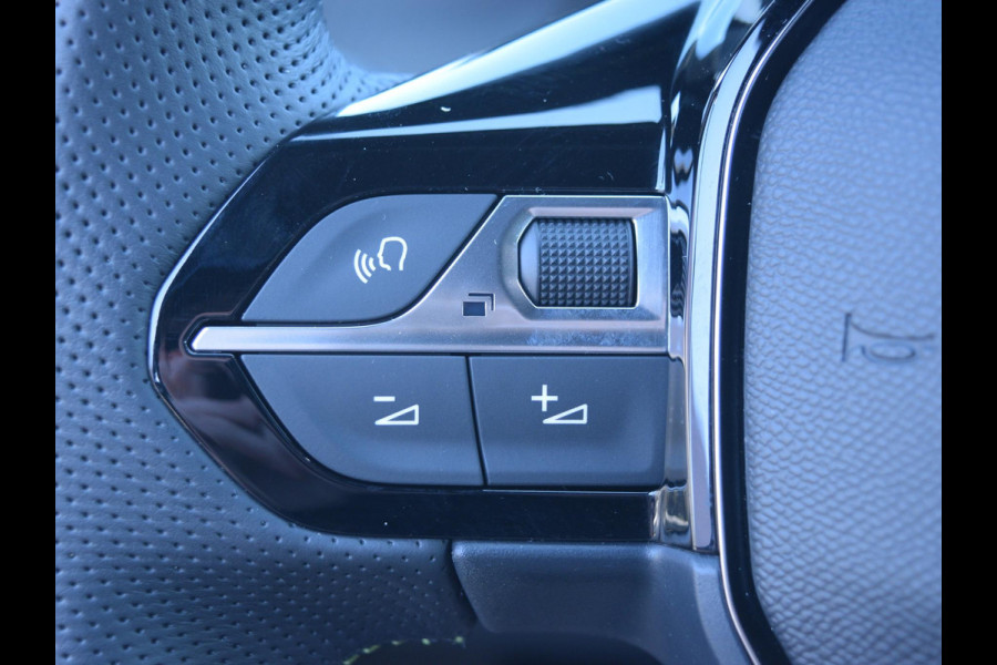 Peugeot e-2008 EV GT Avantage 54 kWh | TOT 8 JAAR GARANTIE | WARMTEPOMP | MASSAGESTOEL | STOELVERWARMING | 4.656 KM