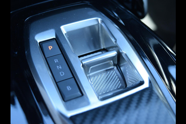 Peugeot e-2008 EV GT Avantage 54 kWh | TOT 8 JAAR GARANTIE | WARMTEPOMP | MASSAGESTOEL | STOELVERWARMING | 4.656 KM