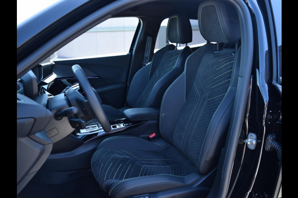 Peugeot e-2008 EV GT Avantage 54 kWh | TOT 8 JAAR GARANTIE | WARMTEPOMP | MASSAGESTOEL | STOELVERWARMING | 4.656 KM