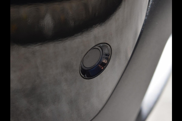 Peugeot e-2008 EV GT Avantage 54 kWh | TOT 8 JAAR GARANTIE | WARMTEPOMP | MASSAGESTOEL | STOELVERWARMING | 4.656 KM