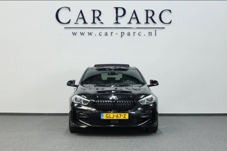BMW 1-serie 120i M-SPORT 178+PK LED+XENON/HUD/VIRTUAL/SFEER/PANORAMADAK/HALF LEDER+S.VERWARMING/LMV/CRUISE/ECC/12 MDN GARANTIE!