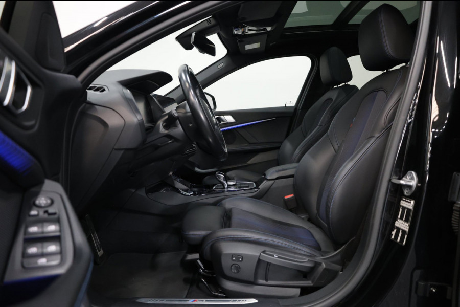 BMW 1-serie 120i M-SPORT 178+PK LED+XENON/HUD/VIRTUAL/SFEER/PANORAMADAK/HALF LEDER+S.VERWARMING/LMV/CRUISE/ECC/12 MDN GARANTIE!