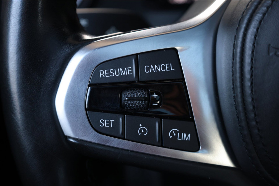 BMW 1-serie 120i M-SPORT 178+PK LED+XENON/HUD/VIRTUAL/SFEER/PANORAMADAK/HALF LEDER+S.VERWARMING/LMV/CRUISE/ECC/12 MDN GARANTIE!