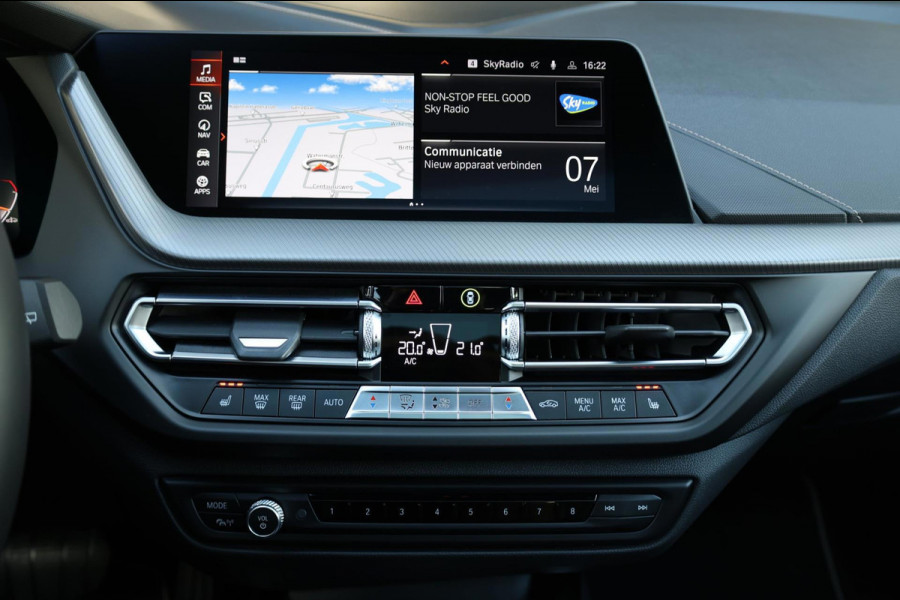 BMW 1-serie 120i M-SPORT 178+PK LED+XENON/HUD/VIRTUAL/SFEER/PANORAMADAK/HALF LEDER+S.VERWARMING/LMV/CRUISE/ECC/12 MDN GARANTIE!