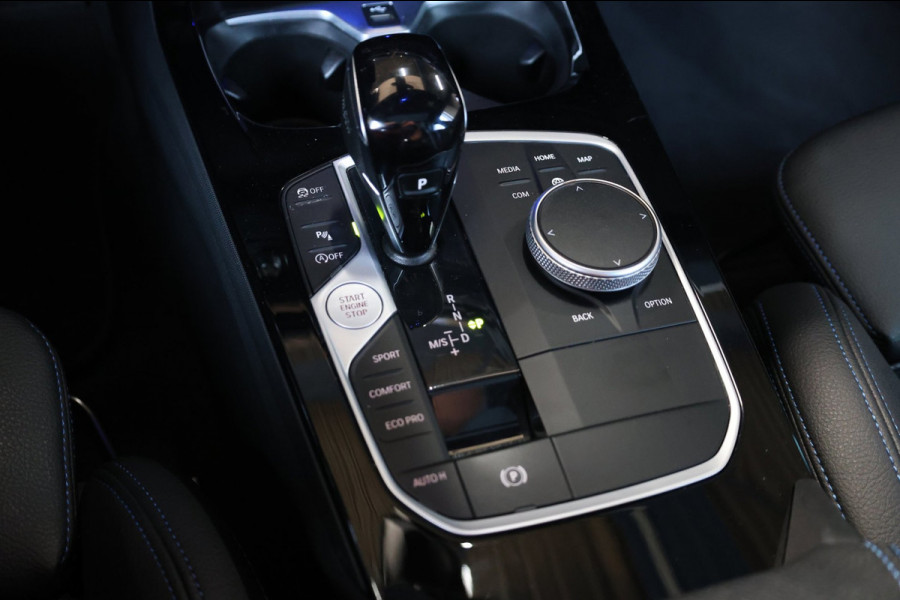 BMW 1-serie 120i M-SPORT 178+PK LED+XENON/HUD/VIRTUAL/SFEER/PANORAMADAK/HALF LEDER+S.VERWARMING/LMV/CRUISE/ECC/12 MDN GARANTIE!