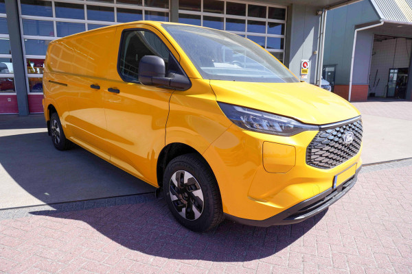 Ford E-Transit Cust. 320 L2H1 136PK Trend 65 kWh Automaat Airco | Cruise | Camera | Apple CP| Trekhaak 8 STUKS