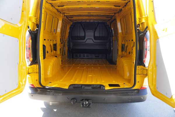 Ford E-Transit Cust. 320 L2H1 136PK Trend 65 kWh Automaat Airco | Cruise | Camera | Apple CP| Trekhaak 8 STUKS