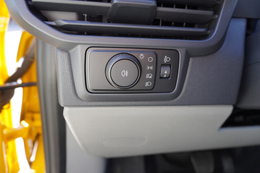 Ford E-Transit Cust. 320 L2H1 136PK Trend 65 kWh Automaat Airco | Cruise | Camera | Apple CP| Trekhaak 8 STUKS