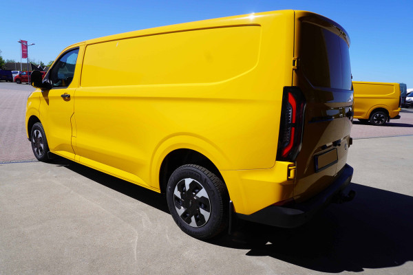 Ford E-Transit Cust. 320 L2H1 136PK Trend 65 kWh Automaat Airco | Cruise | Camera | Apple CP| Trekhaak 8 STUKS