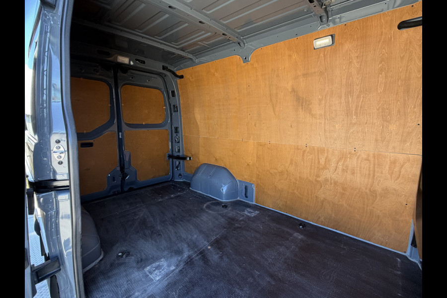 Renault Master T35 2.0 dCi 170 PK L2H2 Extra Imperiaal / Navi / Camera