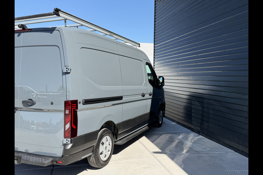 Renault Master T35 2.0 dCi 170 PK L2H2 Extra Imperiaal / Navi / Camera