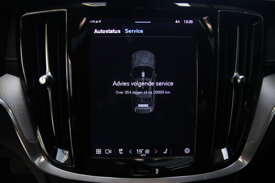 Volvo S60 2.0 B4 Ultimate Dark PANO-H&K-HUD-MEMORY-ACC-NAP