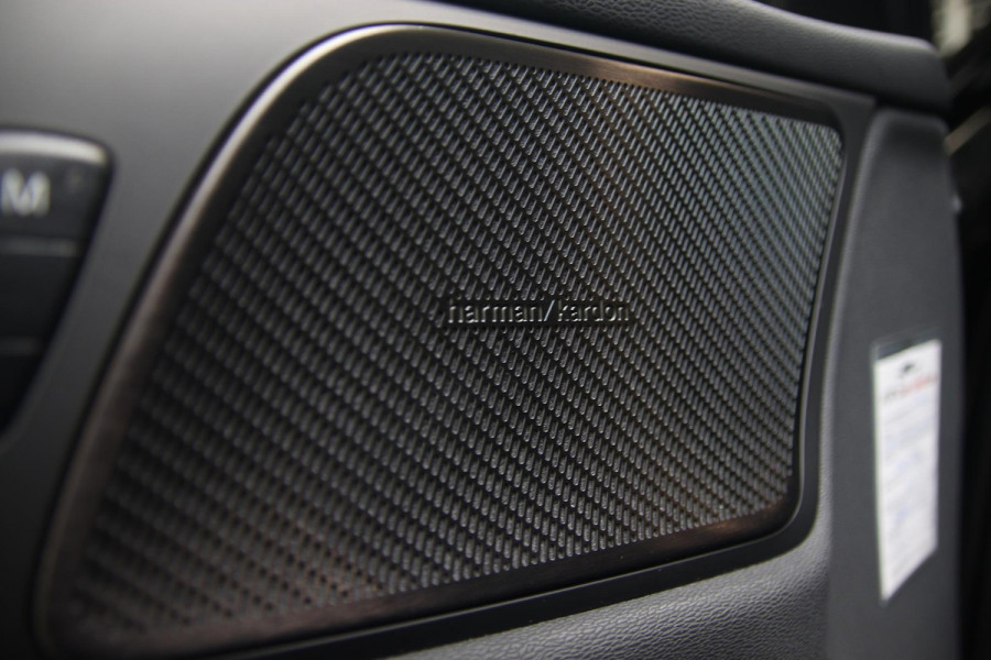 Volvo S60 2.0 B4 Ultimate Dark PANO-H&K-HUD-MEMORY-ACC-NAP