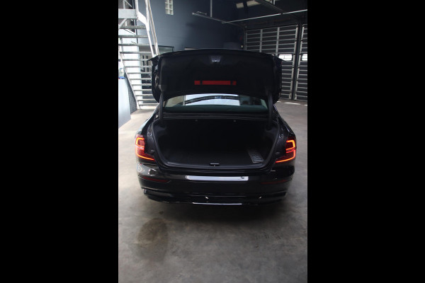 Volvo S60 2.0 B4 Ultimate Dark PANO-H&K-HUD-MEMORY-ACC-NAP
