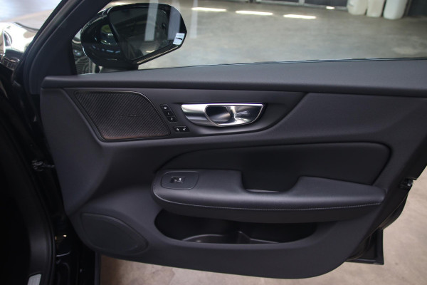 Volvo S60 2.0 B4 Ultimate Dark PANO-H&K-HUD-MEMORY-ACC-NAP