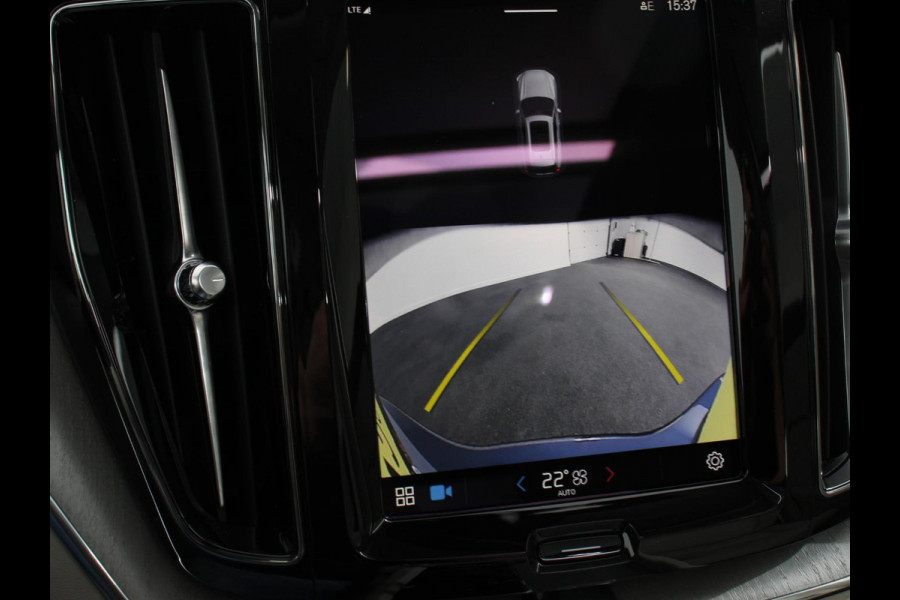 Volvo XC60 2.0 T6 Plug-in hybrid AWD Plus Bright 398 pk Full LED Adaptive Cruise Control + Pilot Assist Parkeersensoren V&A+ Camera Panaroma dak