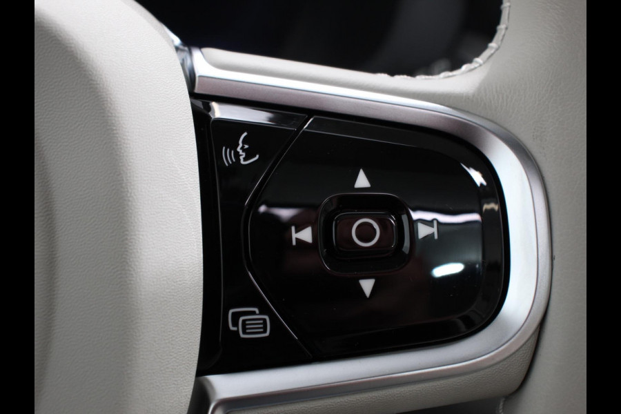Volvo XC60 2.0 T6 Plug-in hybrid AWD Plus Bright 398 pk Full LED Adaptive Cruise Control + Pilot Assist Parkeersensoren V&A+ Camera Panaroma dak