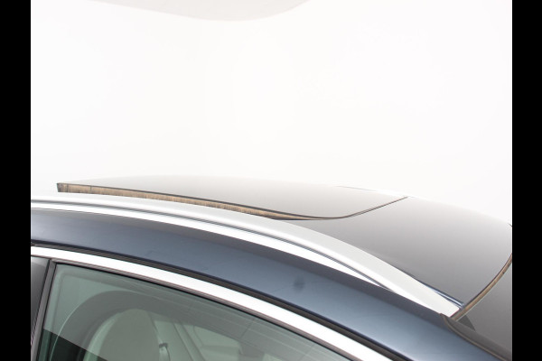 Volvo XC60 2.0 T6 Plug-in hybrid AWD Plus Bright 398 pk Full LED Adaptive Cruise Control + Pilot Assist Parkeersensoren V&A+ Camera Panaroma dak