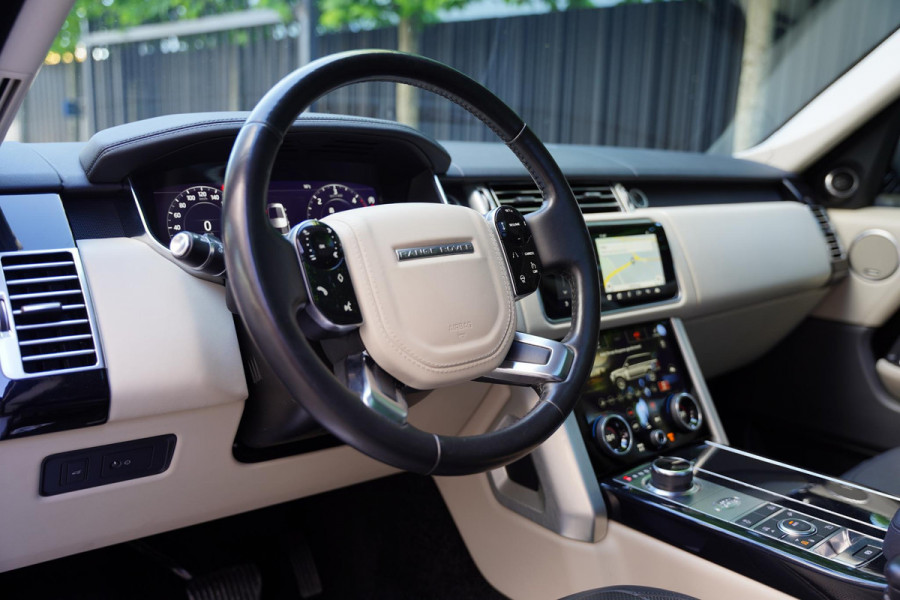 Land Rover Range Rover 3.0 SDV6 HSE Panoramadak / Meridian / Elek. Trekhaak