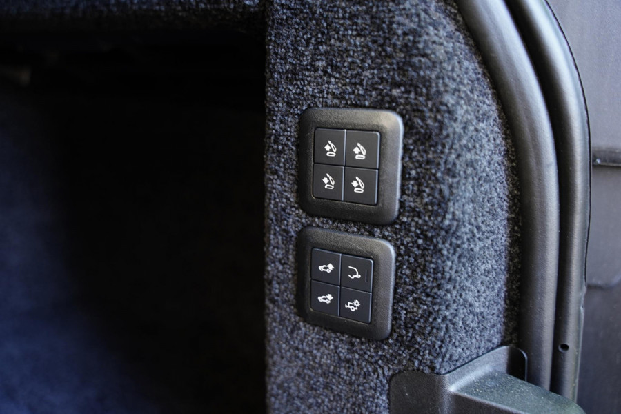 Land Rover Range Rover 3.0 SDV6 HSE Panoramadak / Meridian / Elek. Trekhaak
