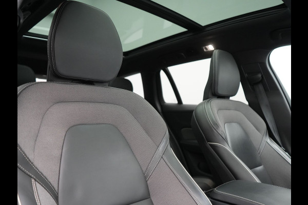 Volvo V60 T6 Recharge AWD R-Design LONG RANGE PHEV 350pk Dealer O.H. | Panodak | Camera | Harman / Kardon | Lederen Sportstoelen Memory & Verwarmd | Apple Carplay | Keyless | Stuur Verwarmd | Navigatie | DAB | 19"L.M | Plug In Hybrid |
