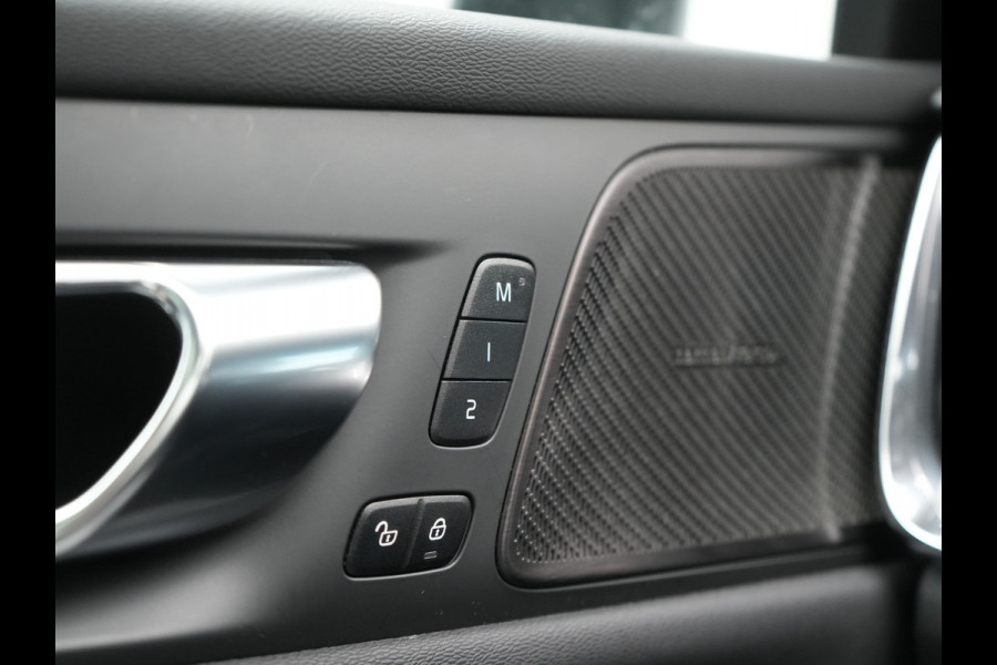 Volvo V60 T6 Recharge AWD R-Design LONG RANGE PHEV 350pk Dealer O.H. | Panodak | Camera | Harman / Kardon | Lederen Sportstoelen Memory & Verwarmd | Apple Carplay | Keyless | Stuur Verwarmd | Navigatie | DAB | 19"L.M | Plug In Hybrid |