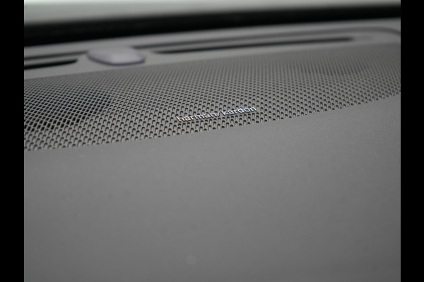 Volvo V60 T6 Recharge AWD R-Design LONG RANGE PHEV 350pk Dealer O.H. | Panodak | Camera | Harman / Kardon | Lederen Sportstoelen Memory & Verwarmd | Apple Carplay | Keyless | Stuur Verwarmd | Navigatie | DAB | 19"L.M | Plug In Hybrid |