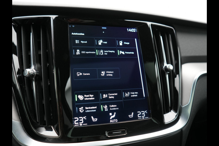 Volvo V60 T6 Recharge AWD R-Design LONG RANGE PHEV 350pk Dealer O.H. | Panodak | Camera | Harman / Kardon | Lederen Sportstoelen Memory & Verwarmd | Apple Carplay | Keyless | Stuur Verwarmd | Navigatie | DAB | 19"L.M | Plug In Hybrid |