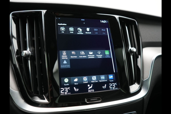 Volvo V60 T6 Recharge AWD R-Design LONG RANGE PHEV 350pk Dealer O.H. | Panodak | Camera | Harman / Kardon | Lederen Sportstoelen Memory & Verwarmd | Apple Carplay | Keyless | Stuur Verwarmd | Navigatie | DAB | 19"L.M | Plug In Hybrid |
