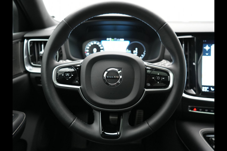 Volvo V60 T6 Recharge AWD R-Design LONG RANGE PHEV 350pk Dealer O.H. | Panodak | Camera | Harman / Kardon | Lederen Sportstoelen Memory & Verwarmd | Apple Carplay | Keyless | Stuur Verwarmd | Navigatie | DAB | 19"L.M | Plug In Hybrid |