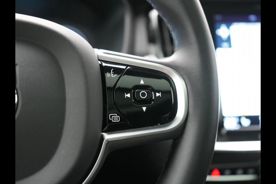 Volvo V60 T6 Recharge AWD R-Design LONG RANGE PHEV 350pk Dealer O.H. | Panodak | Camera | Harman / Kardon | Lederen Sportstoelen Memory & Verwarmd | Apple Carplay | Keyless | Stuur Verwarmd | Navigatie | DAB | 19"L.M | Plug In Hybrid |