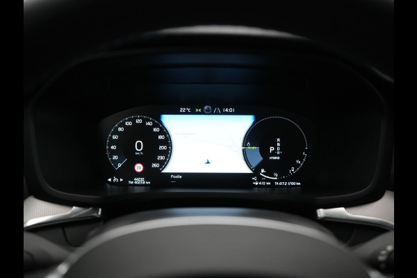 Volvo V60 T6 Recharge AWD R-Design LONG RANGE PHEV 350pk Dealer O.H. | Panodak | Camera | Harman / Kardon | Lederen Sportstoelen Memory & Verwarmd | Apple Carplay | Keyless | Stuur Verwarmd | Navigatie | DAB | 19"L.M | Plug In Hybrid |