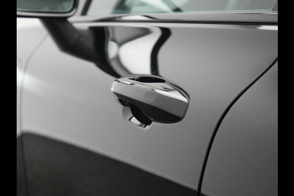 Volvo V60 T6 Recharge AWD R-Design LONG RANGE PHEV 350pk Dealer O.H. | Panodak | Camera | Harman / Kardon | Lederen Sportstoelen Memory & Verwarmd | Apple Carplay | Keyless | Stuur Verwarmd | Navigatie | DAB | 19"L.M | Plug In Hybrid |