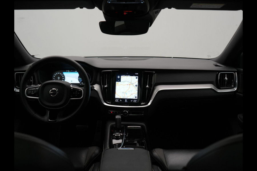 Volvo V60 T6 Recharge AWD R-Design LONG RANGE PHEV 350pk Dealer O.H. | Panodak | Camera | Harman / Kardon | Lederen Sportstoelen Memory & Verwarmd | Apple Carplay | Keyless | Stuur Verwarmd | Navigatie | DAB | 19"L.M | Plug In Hybrid |